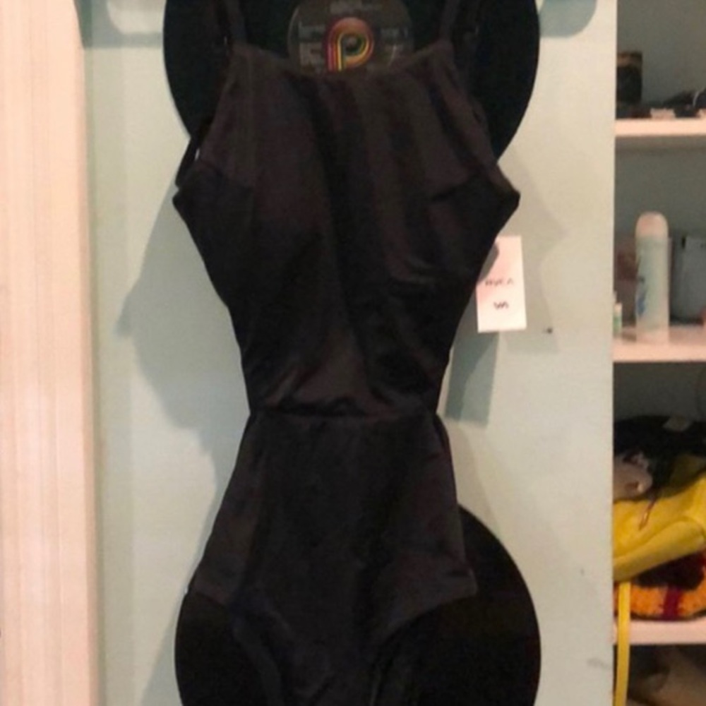 BRAND NEW RVCA ONE PIECE